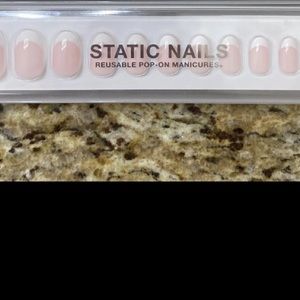 Static Nails Glue on Nails